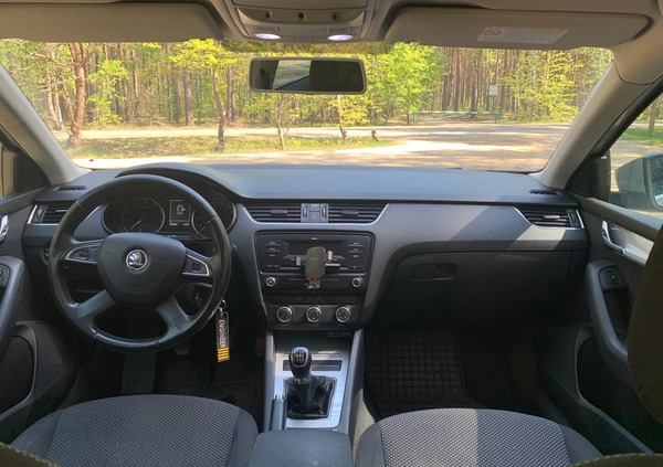 Skoda Octavia cena 29600 przebieg: 209000, rok produkcji 2013 z Strzyżów małe 407